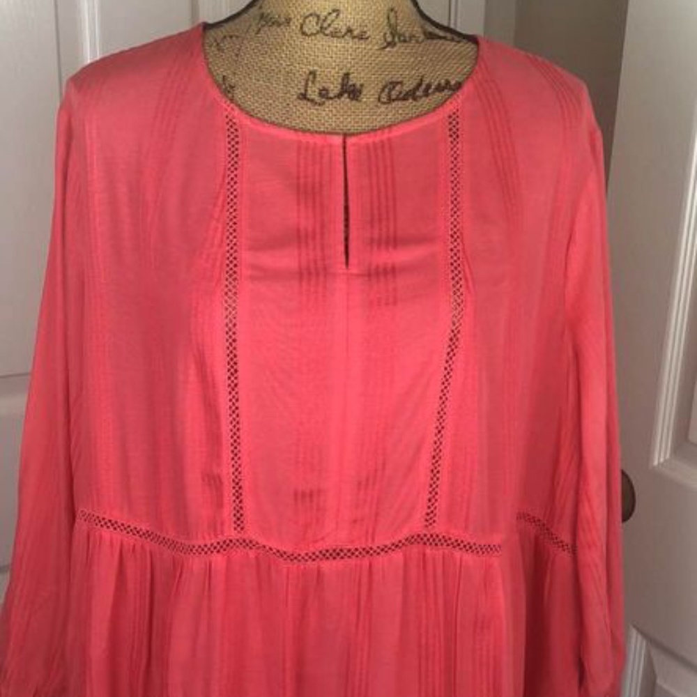 NEW Coral top